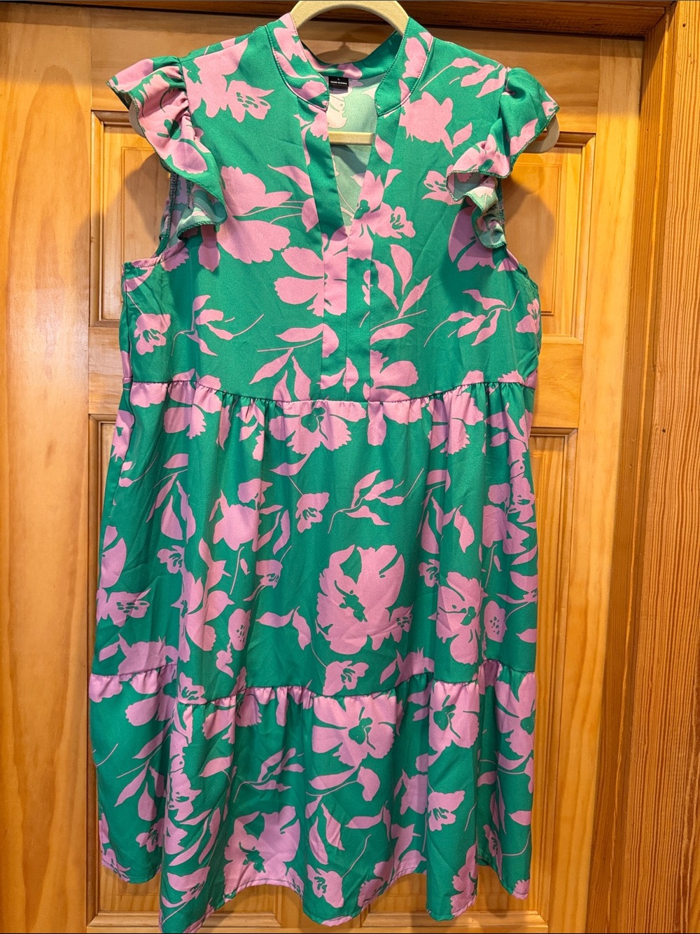 Women’s Green and Pink Floral Tiered Dress-Super Cute-Never Worn
